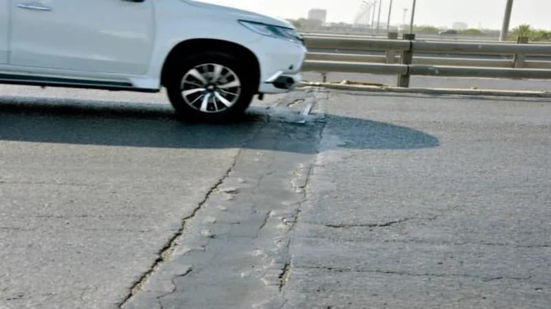 إجراءات يتم اتخاذها في حال تضرر السيارة من حفرية