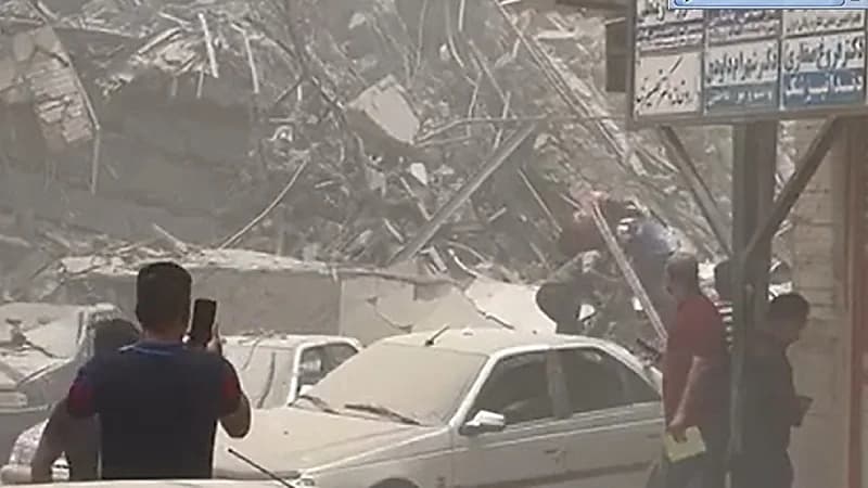 بالفيديو.. انهيار مبنى تجاري ضخم في إيران