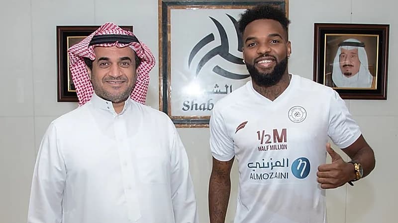 الشباب يتعاقد مع اللاعب الغابوني ارون بوبيندزا