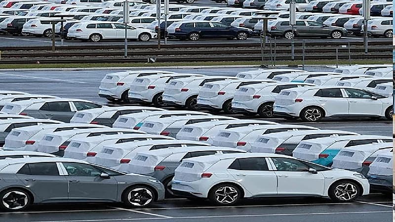 بالفيديو.. خبير: لا إضافة لقيمة الضريبة المضافة لمبالغ تعويض حوادث السيارات