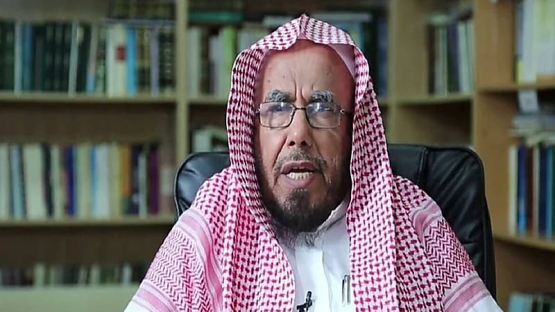 بالفيديو.. "المطلق" يوضح حكم مدح الإنسان لنفسه