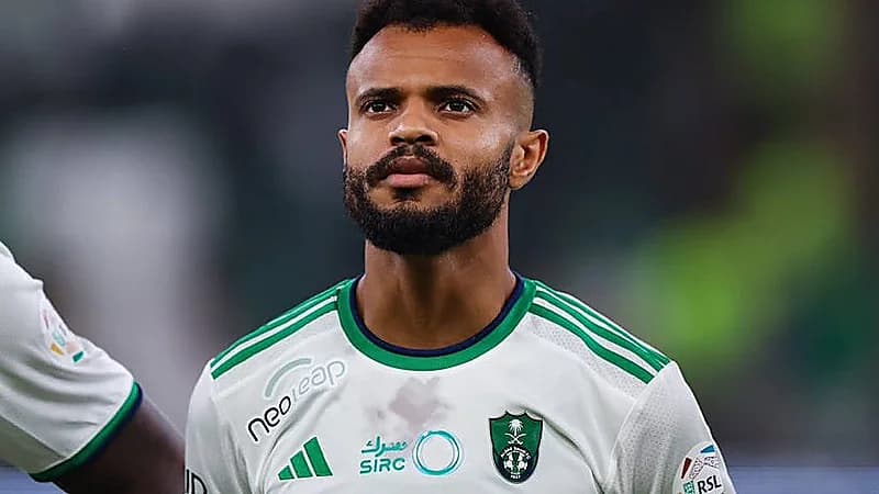 نجم الأهلي يبدأ التأهيل وينتظر إذن الطبيب