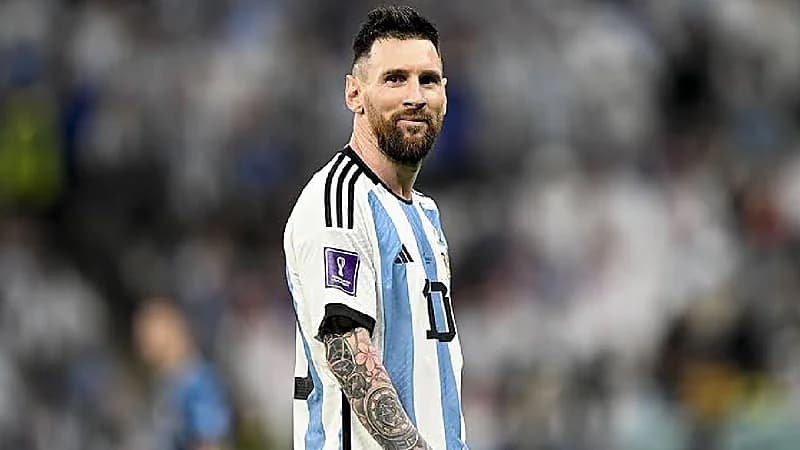 منديل ميسي في المزاد العلني