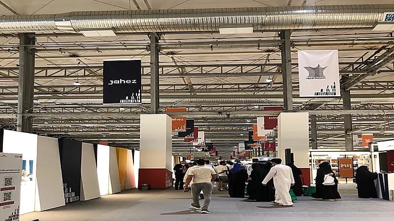 بالصور .. إقبال كبير على معرض الرياض الدولي للكتاب