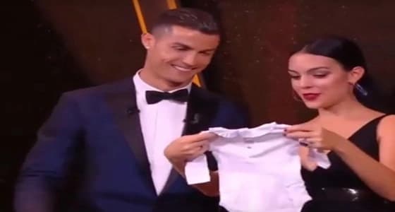بالصور.. الجموع تعزي أسرة بن حميد في فقيد الطائرة المنكوبة
