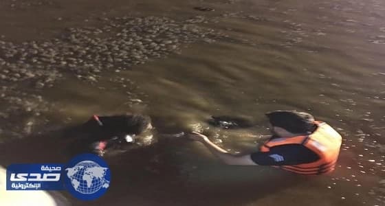 بالصور.. انتشال جثث 3 أطفال من مستنقع بالليث