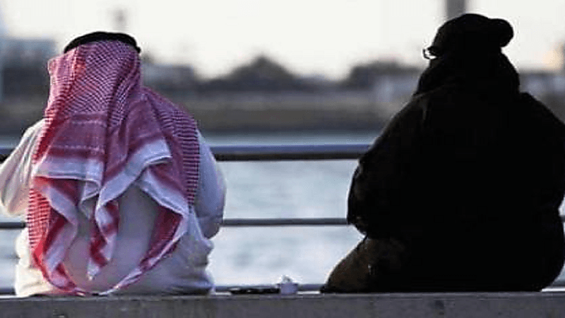 معاناة زوج بجدة: حماتي تحرض زوجتي على تبديد أموالي!