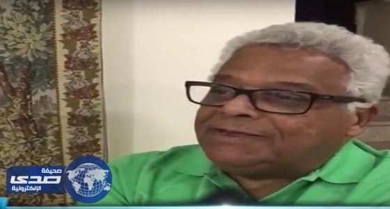 بالفيديو.. مختل عقليا يدفع فتاة أسفل عجلات المترو