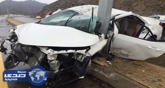وفاة اثنين في انزلاق مركبتهم بالحجرة والمدني توخي الحذر في ظل الأجواء الماطره
