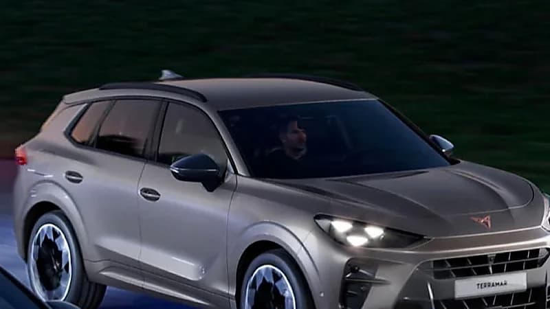 بالصور .. سيارات كوبرا ترفع الستار عن آخر سيارتها التي تعمل بالوقود