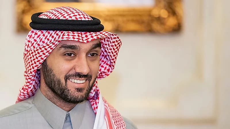 وزير الرياضة يهنئ الهلال بالتتويج