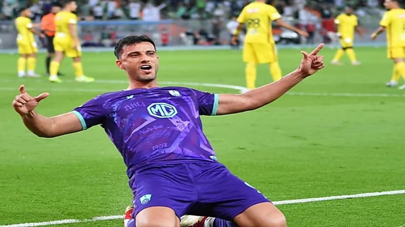 عمر السومة يحسم مصيره ويرحل عن الأهلي