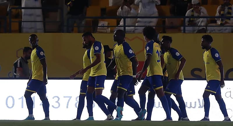 تحذير شديد اللهجة لإدارة النصر بسبب إطفاء أنوار الملعب