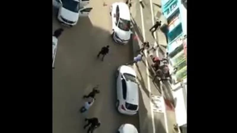 تركيا .. مقتل 5 أشخاص وإصابة 14 آخرين في اشتباكات مسلّحة بين عائلتين (فيديو)