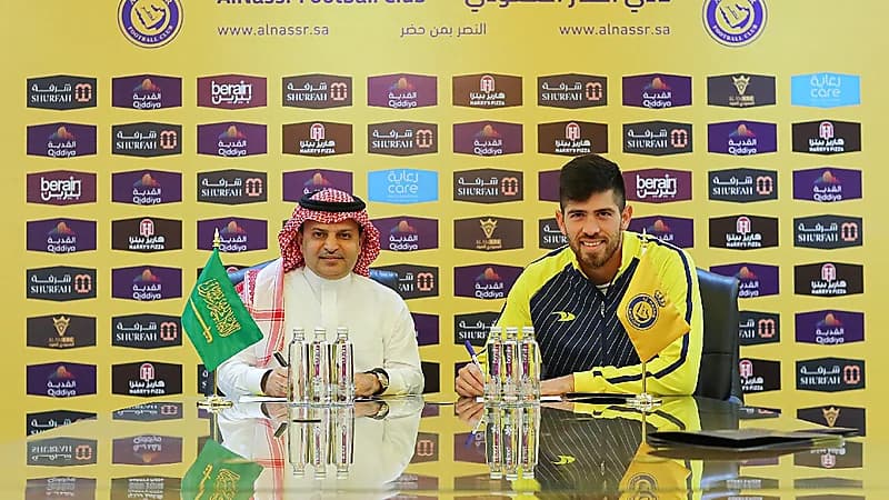 رسمياً .. النصر يوقع مع حارس المرمى آجوستين روسي