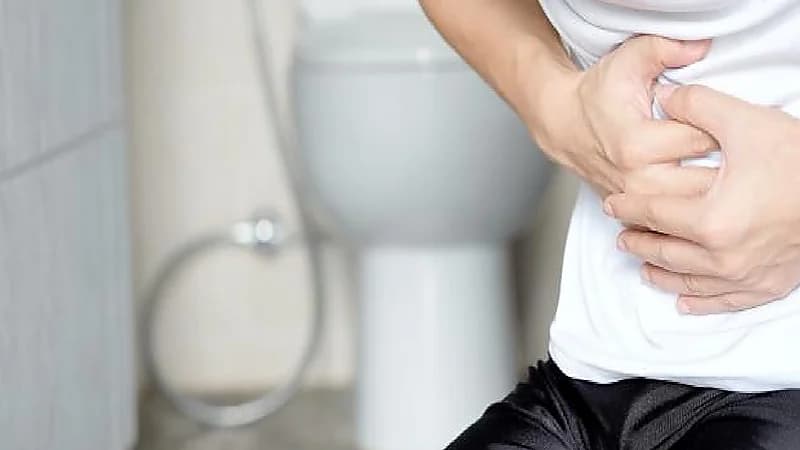 بالفيديو .. أعراض خطيرة للإمساك تستدعي تدخل طبي
