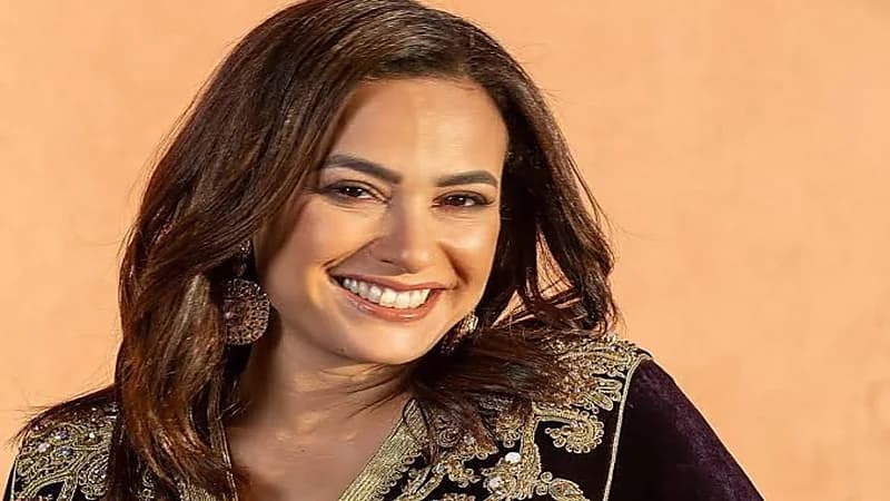 هند صبري تفاجئ جمهورها بلوك جديد 