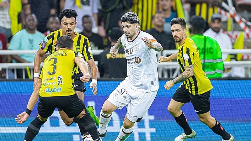 بانيجا يوافق على تجديد عقده مع الشباب وتخفيض راتبه