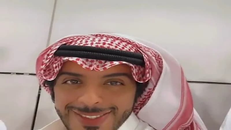 شاهد.. سعادة الصويلح عند تصويره ولي العهد أثناء تتويج الهلال بكأس الملك 