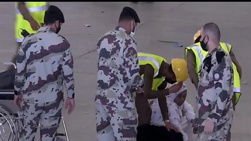 رجال الأمن يسعفون حاجة بعد تعرضها لإغماء مفاجئ.. فيديو