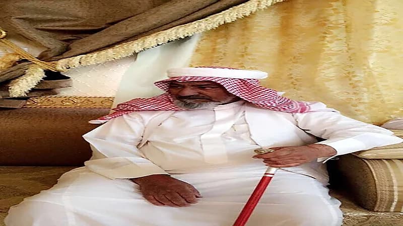 مواطن تسعيني يحتفل بزواجه