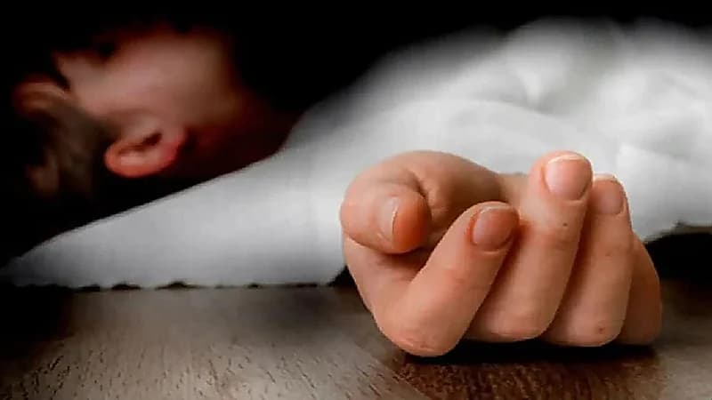 سيدة تعذب طفلها بالتبني حتى الموت في مصر