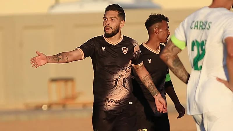 الانضباط تقرر إيقاف بيتروس مباراتين