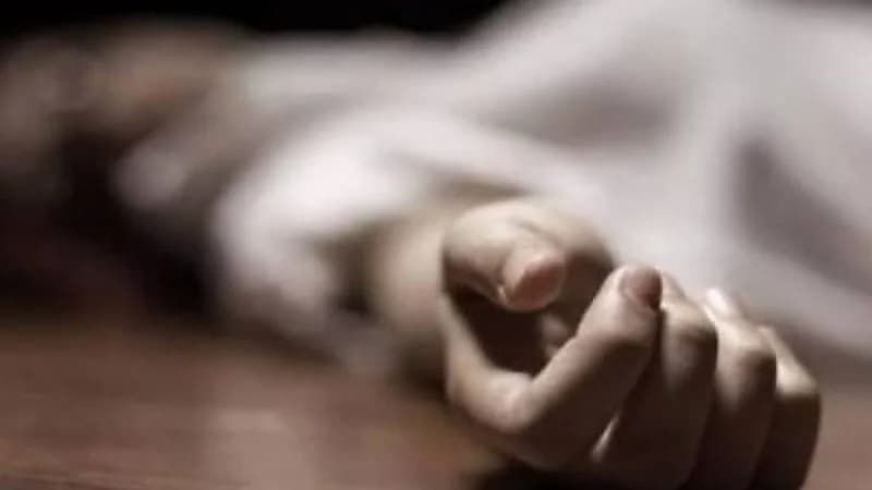 لرفضها سداد الديون .. مصري ينهى حياة زوجته بمساعدة ابنته