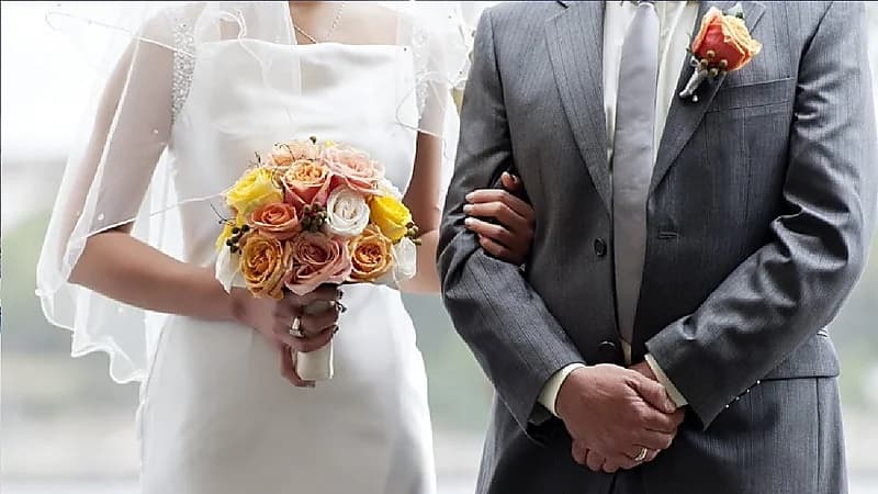 إيجابيات وسلبيات الزواج في عمر متأخر.. فيديو