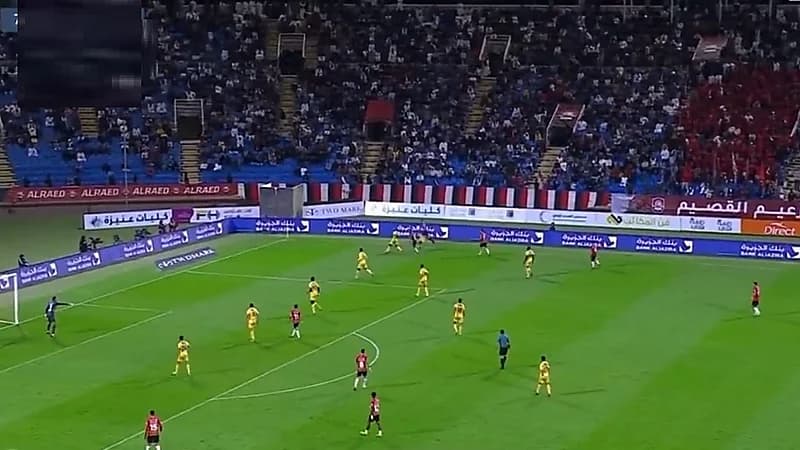 غضب المُعلق عبدالله الحربي بسبب نقص الماء أثناء التعليق .. فيديو