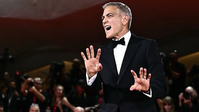 جورج كلوني يثير استياء أسرته بـ لوك جديد.. صورة