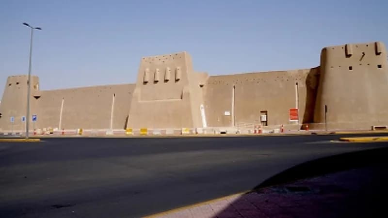 صورة نادرة لقصر صاهود بالمبرز تعود لفترة الستينيات الميلادية