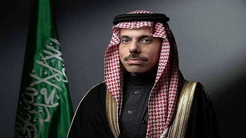 وزير الخارجية يتلقى اتصالًا هاتفيًا من نظيره التشادي