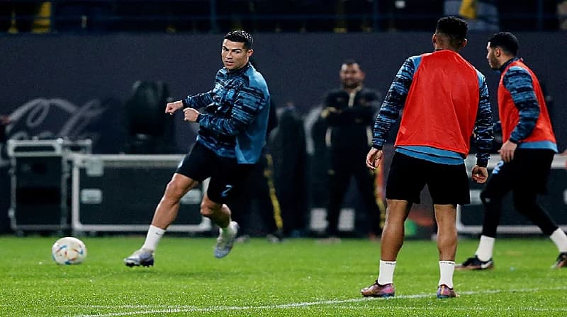 رونالدو خارج تشكيل النصر أمام الاستقلال الإيراني