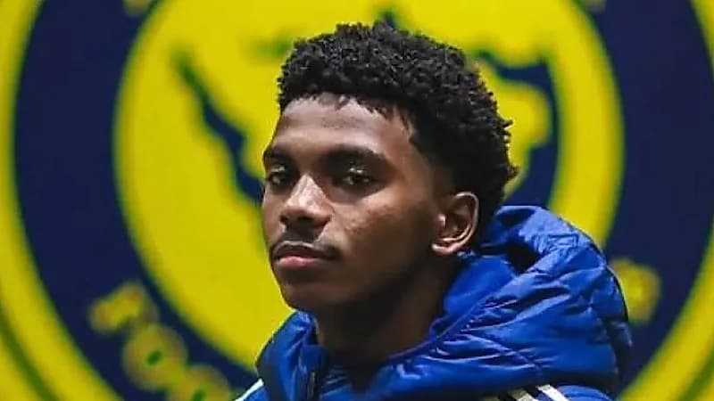 خضوع لاعب المنتخب الوطني للشباب لفحص طبي