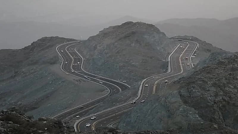 هيئة الطرق: عقبة حزنة حلقة الوصل بين جبال السراة وسهول تهامة بالباحة