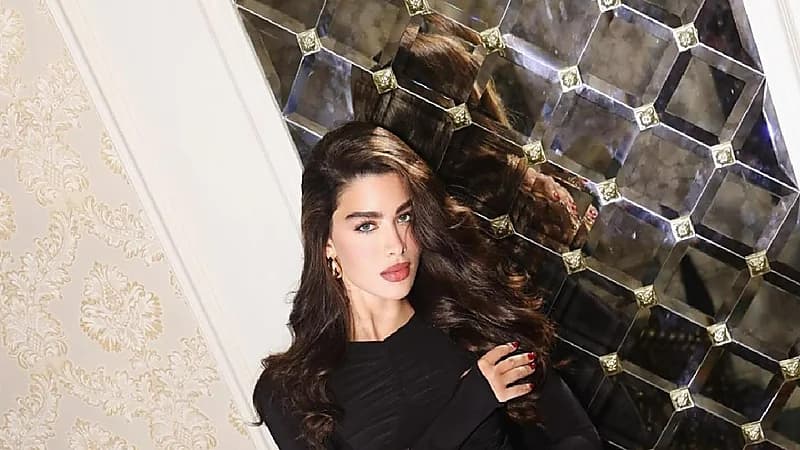 مكالمة مؤثرة بين روان بن حسين وابنتها من السجن في يوم الأم .. فيديو