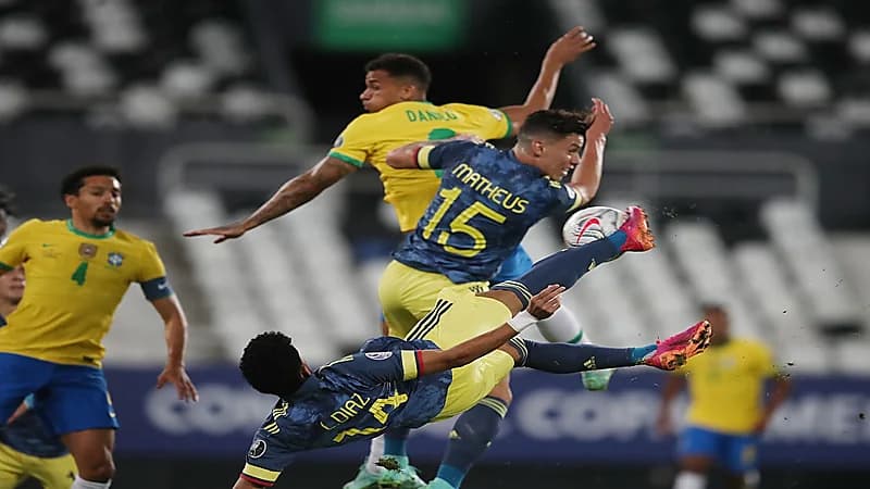 البرازيل تتأهل لربع نهائي كوبا أمريكا بعد فوزها أمام كولومبيا