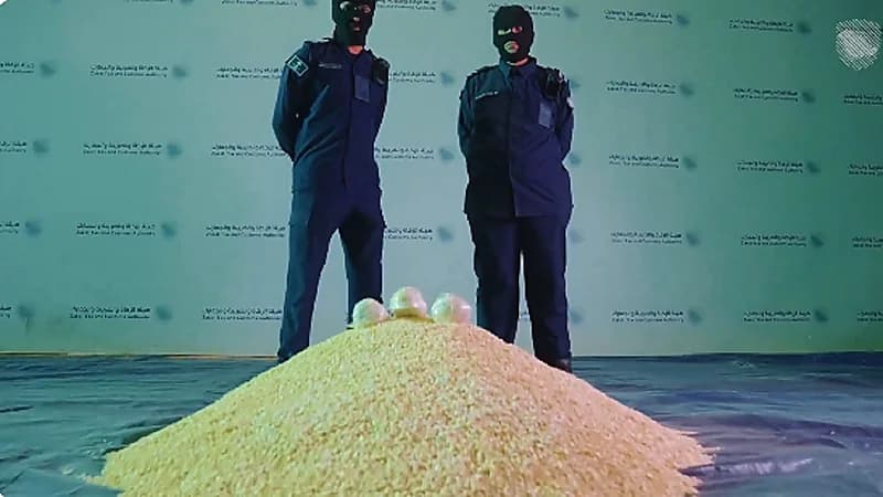 إحباط محاولة تهريب مليون حبة كبتاجون مُخبأة في إرسالية "شمّام".. فيديو