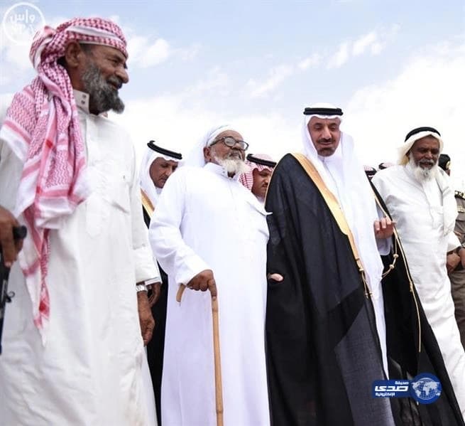 بالصور.. أمير نجران ينقل تعازي القيادة لأسرة "آل قفلة".. ويؤكد: أسر الشهداء الذين زرتهم يطلبون التهنئة بدل التعزية