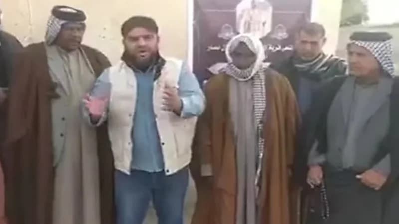 شاهد.. جنود عراقيين يطلبون مبلغا ماليا من أسرة زميلهم المقتول على يد داعش