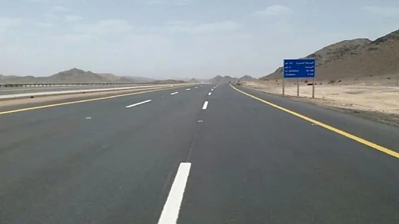 تنبيه لمستخدمي طرق القصيم: سحب رعدية ورياح تحد الرؤية الأفقية 