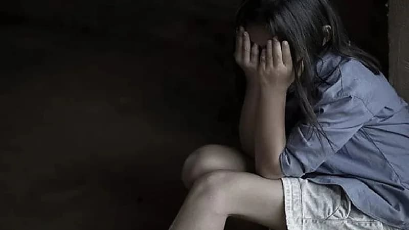 عامل توصيل يهتك عرض طفلة مرتين في يوم واحد
