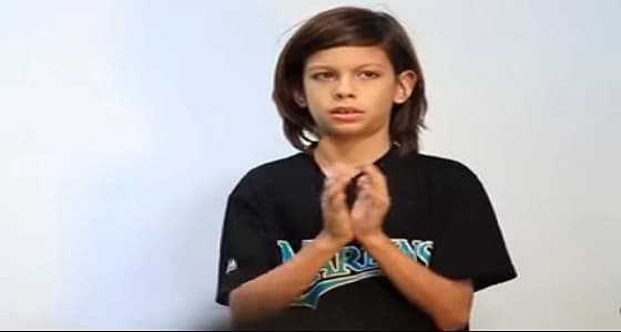 بالفيديو.. طفل يدخل موسوعة جينيس بألف تصفيقة خلال دقيقة