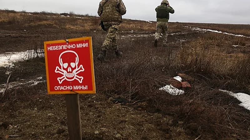 أوكرانيا تقر بامتلاكها أكبر حقل ألغام في العالم بمساحة تبلغ 250 ألف كليو متر