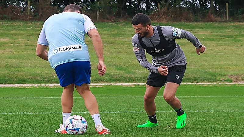 المالكي يلامس الكرة للمرة الأولى بعد الإصابة