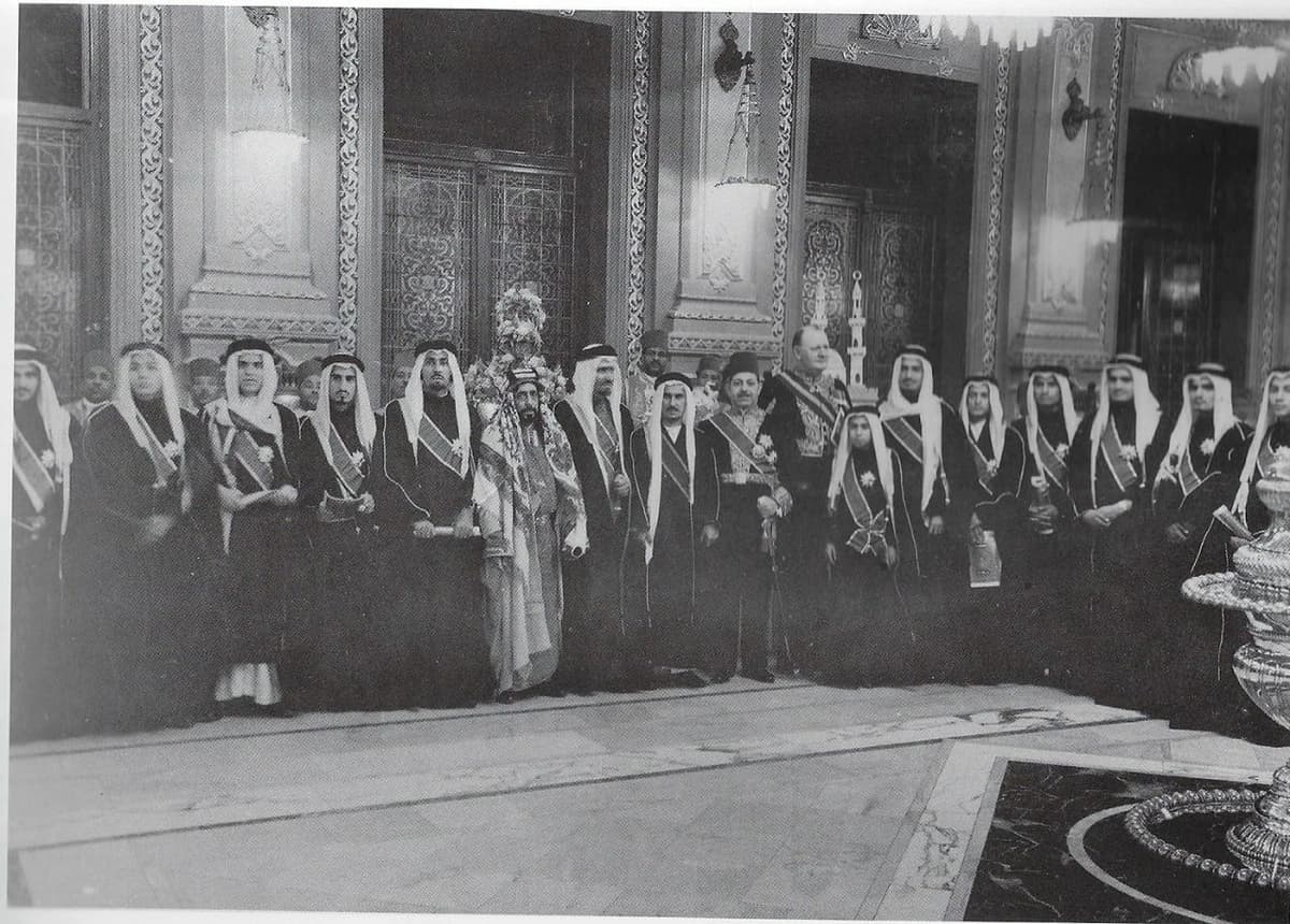 بالصور.. إغلاق المداخل بالواجهة البحرية في الخبر 