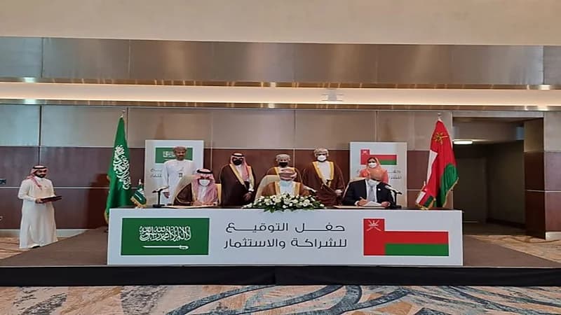 المملكة وعُمان توقعان 13 مذكرة تفاهم من أجل العمل المشترك 