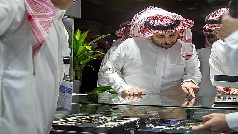 رئيس الترفيه: نصيحتي للحريم لا تجون معرض المجوهرات