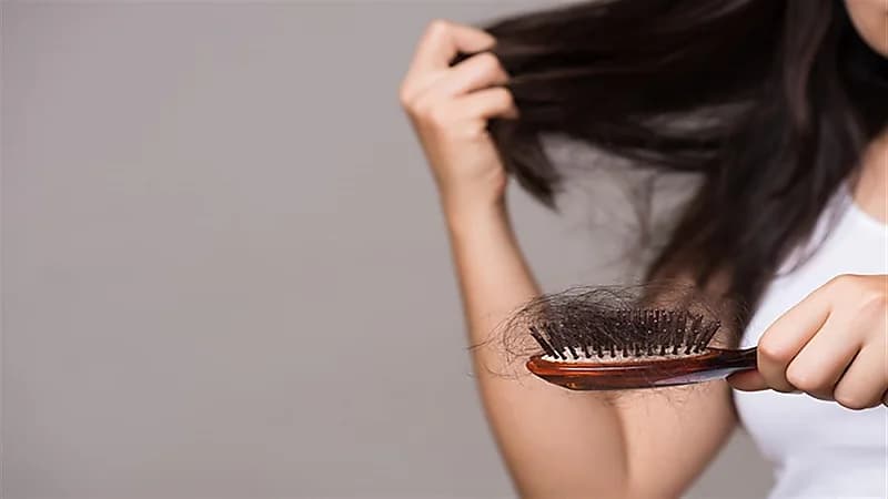"الكافيين" الحل المثالي لمشكلة تساقط الشعر